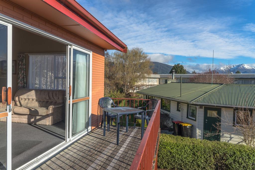 Red Tussock Motel Te Anau Exterior foto