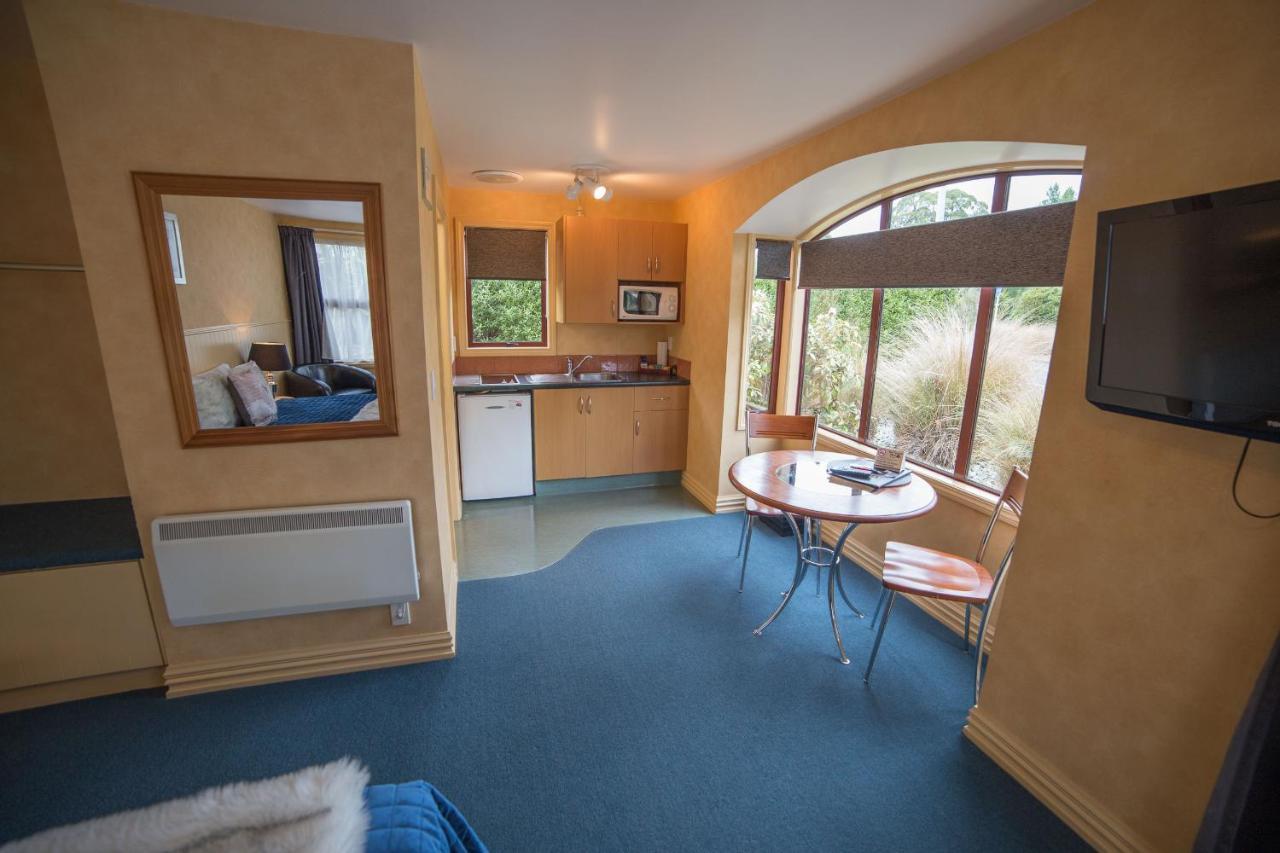 Red Tussock Motel Te Anau Exterior foto